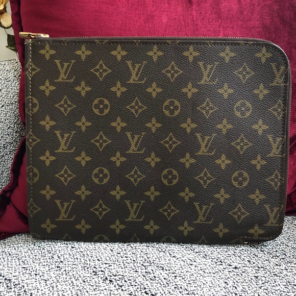 Louis Vuitton Handbags - ⭐️SOLD ⭐️ Stunning vintage 1984 Portfolio 💫